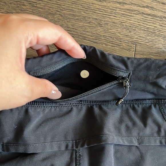 Lululemon Speed Up Short, size 6 - Picture 3 of 3